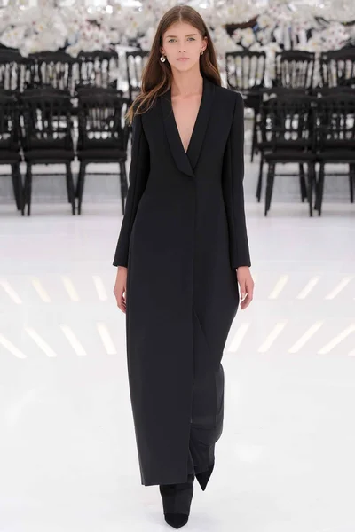 Look 28